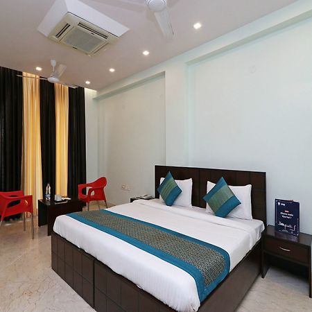 Oyo 9664 Sector 48 Hotel คูร์เคาน์ ภายนอก รูปภาพ
