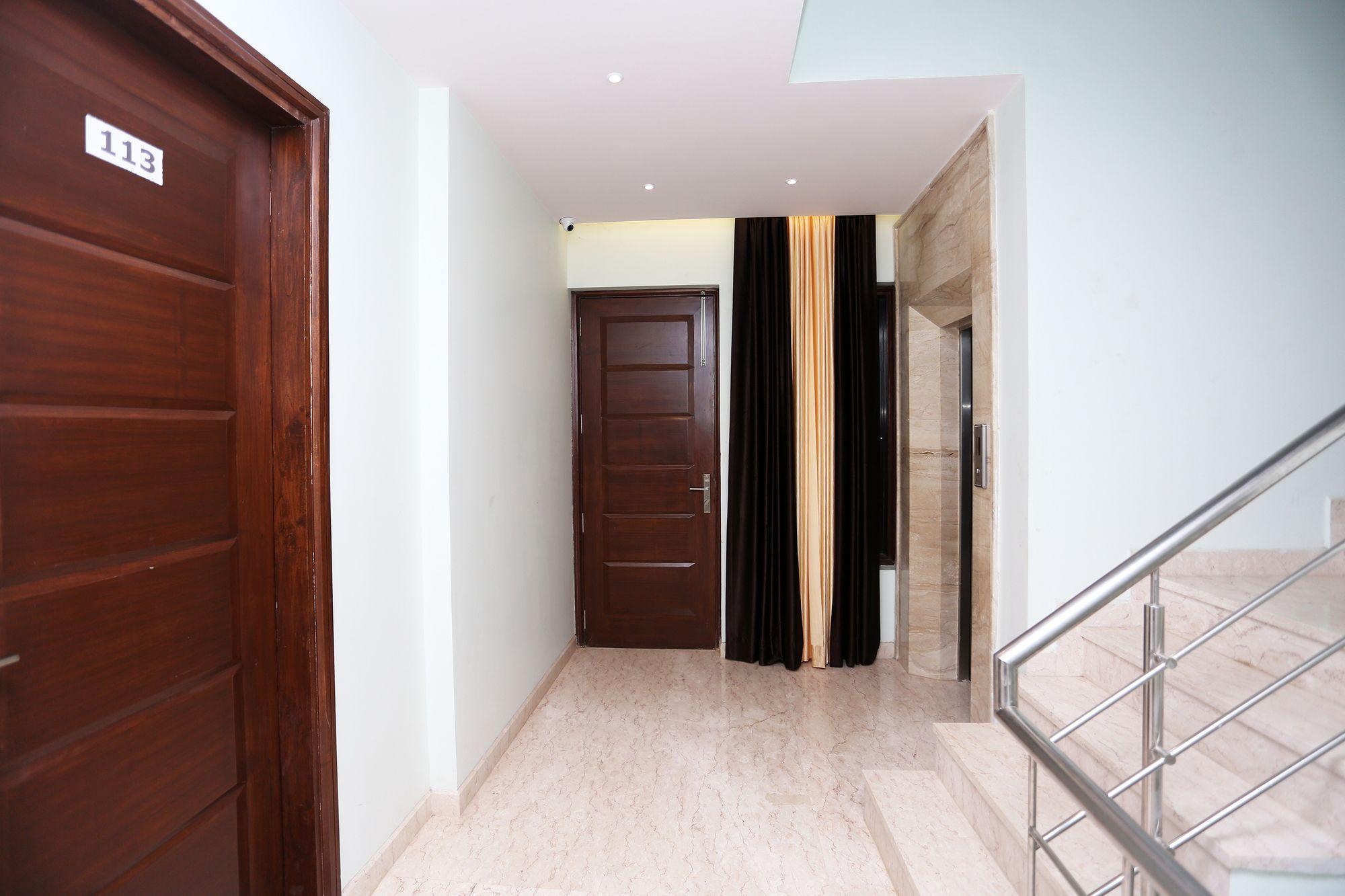 Oyo 9664 Sector 48 Hotel คูร์เคาน์ ภายนอก รูปภาพ