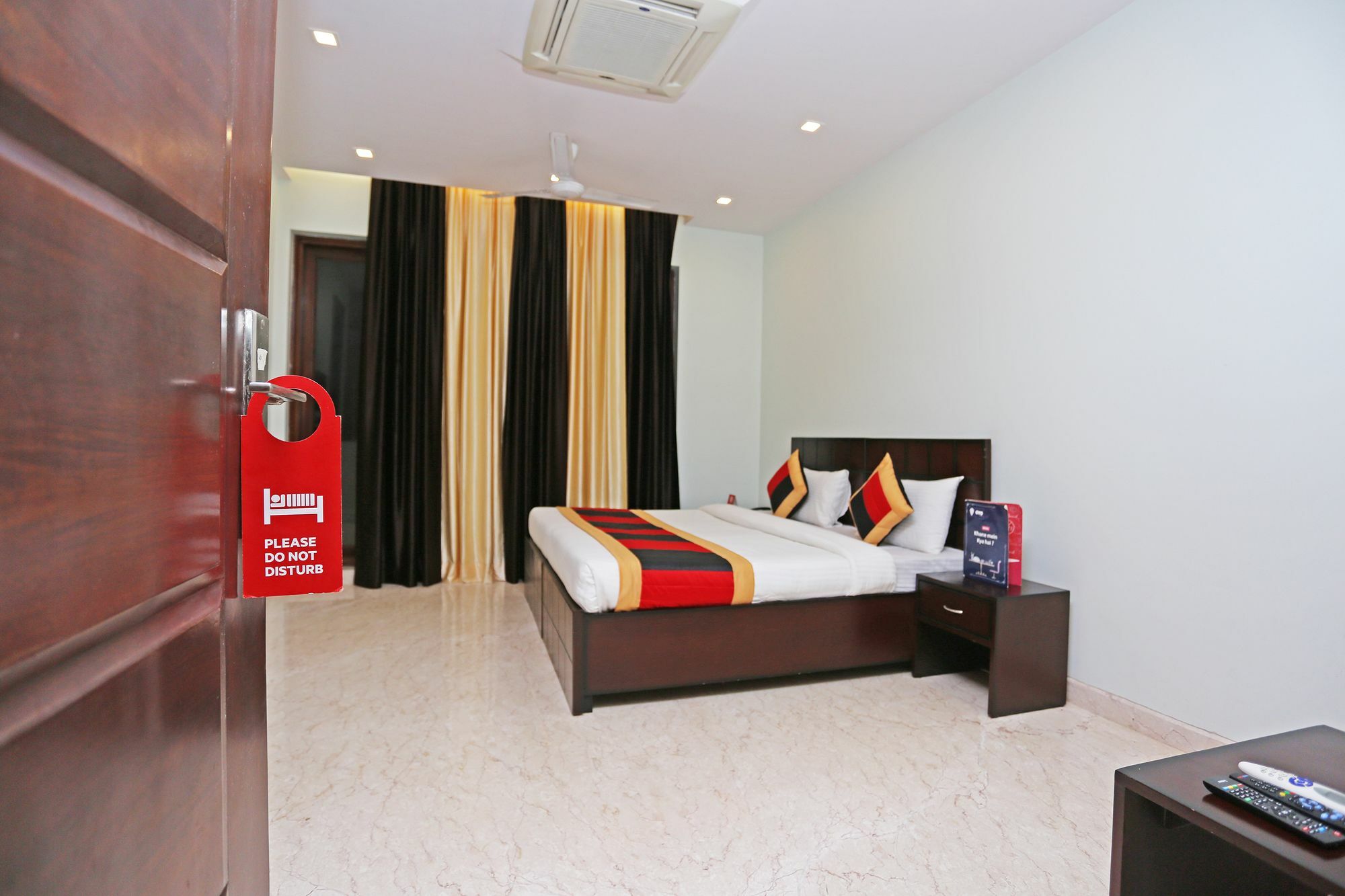 Oyo 9664 Sector 48 Hotel คูร์เคาน์ ภายนอก รูปภาพ
