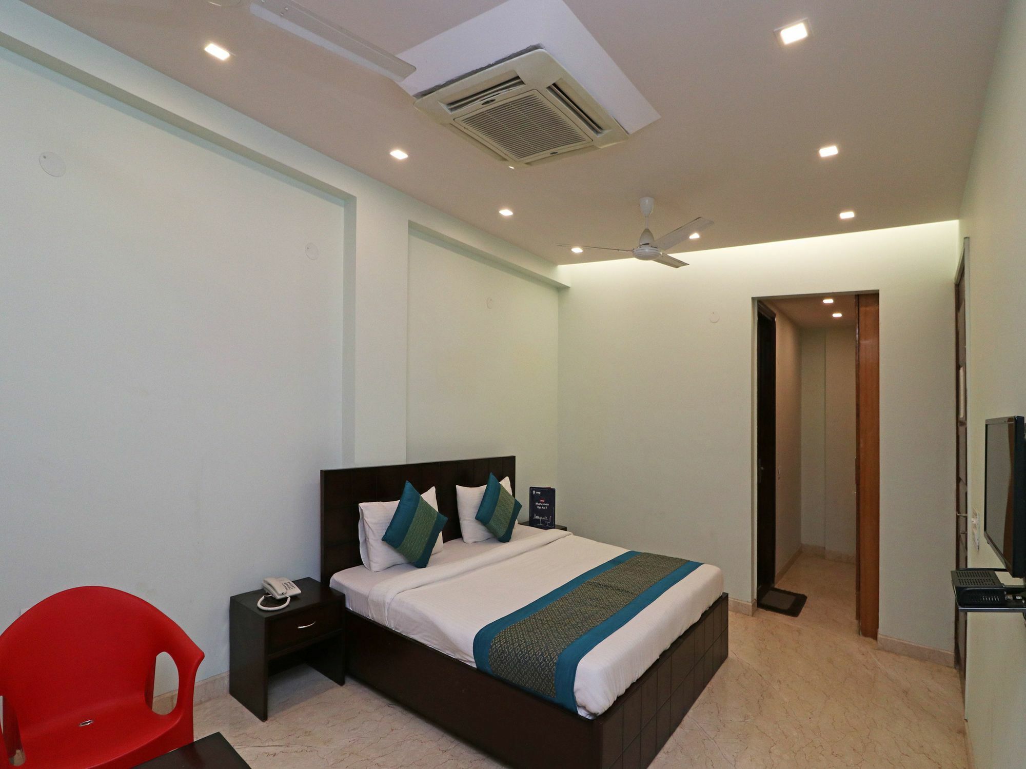 Oyo 9664 Sector 48 Hotel คูร์เคาน์ ภายนอก รูปภาพ